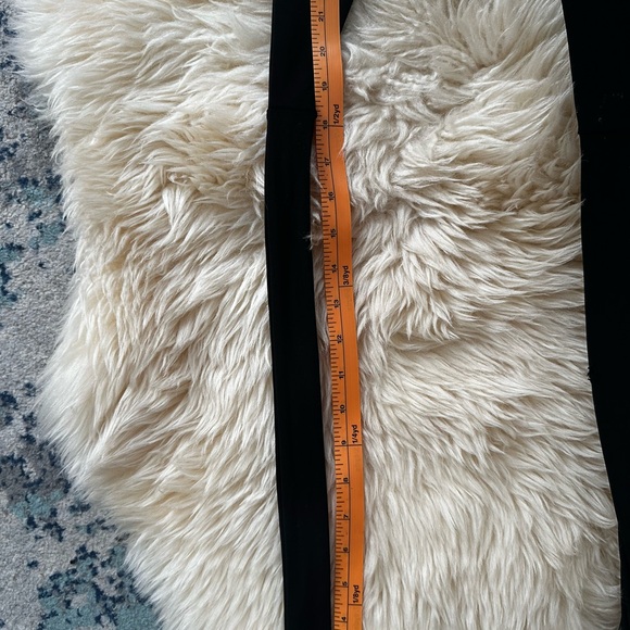 Elegant Black Halter Neck Dress - Picture 6 of 10